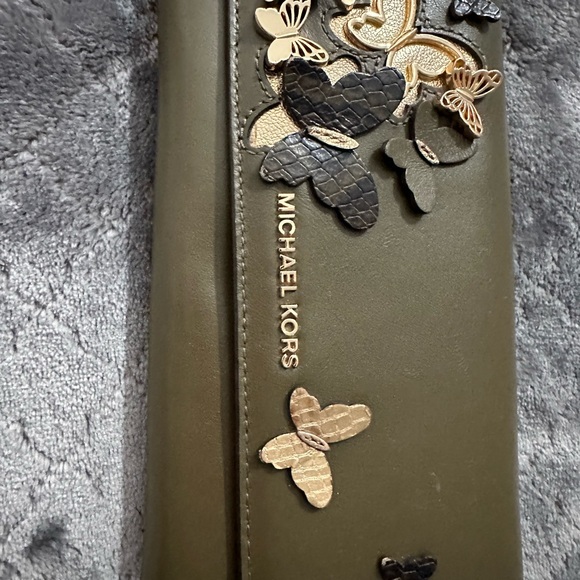 Michael Kors Butterfly Wallet on a chain - Picture 11 of 13